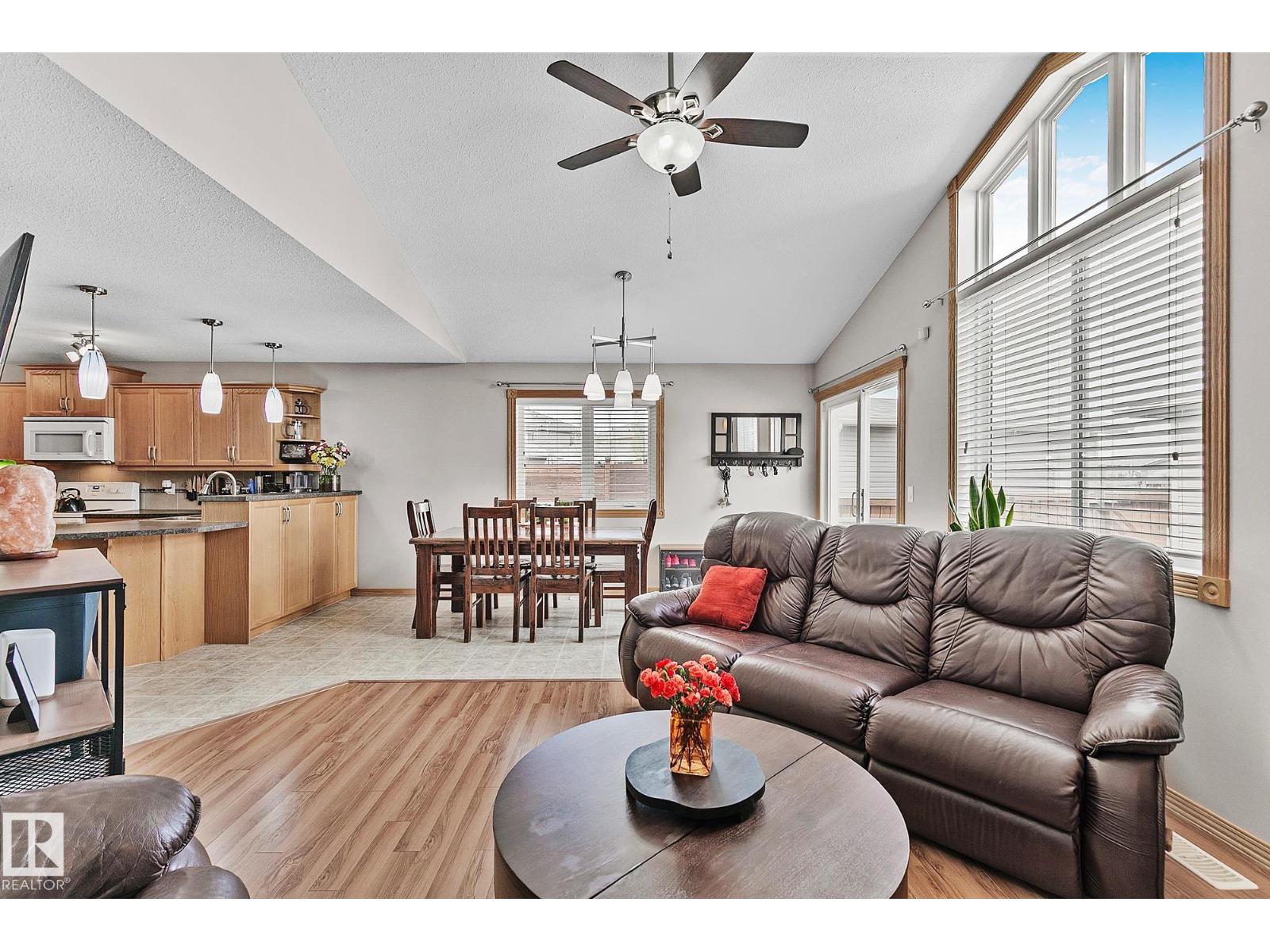 98 Hewitt Ci, Spruce Grove, Alberta  T7X 0P2 - Photo 3 - E4488267