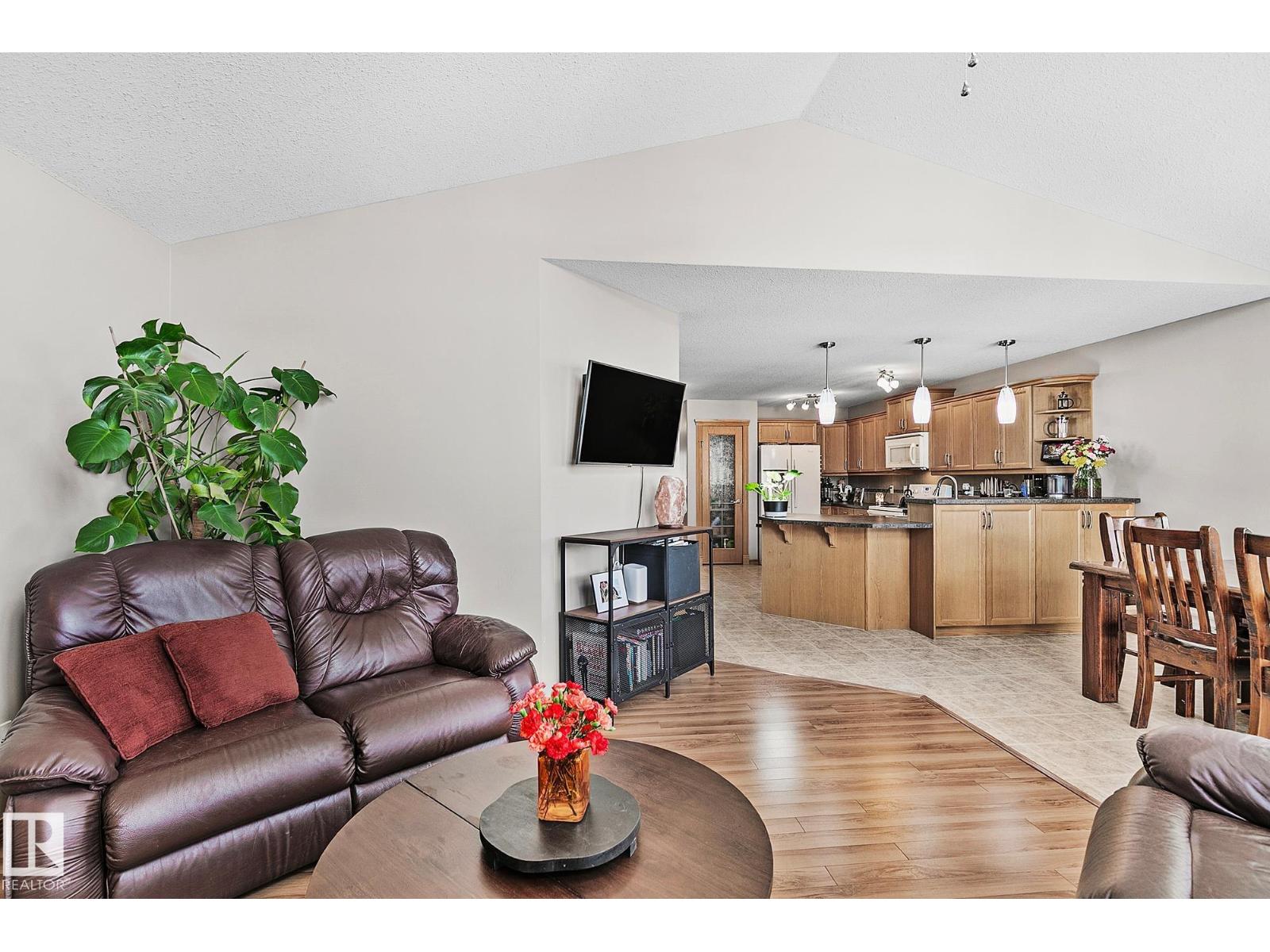 98 Hewitt Ci, Spruce Grove, Alberta  T7X 0P2 - Photo 4 - E4488267