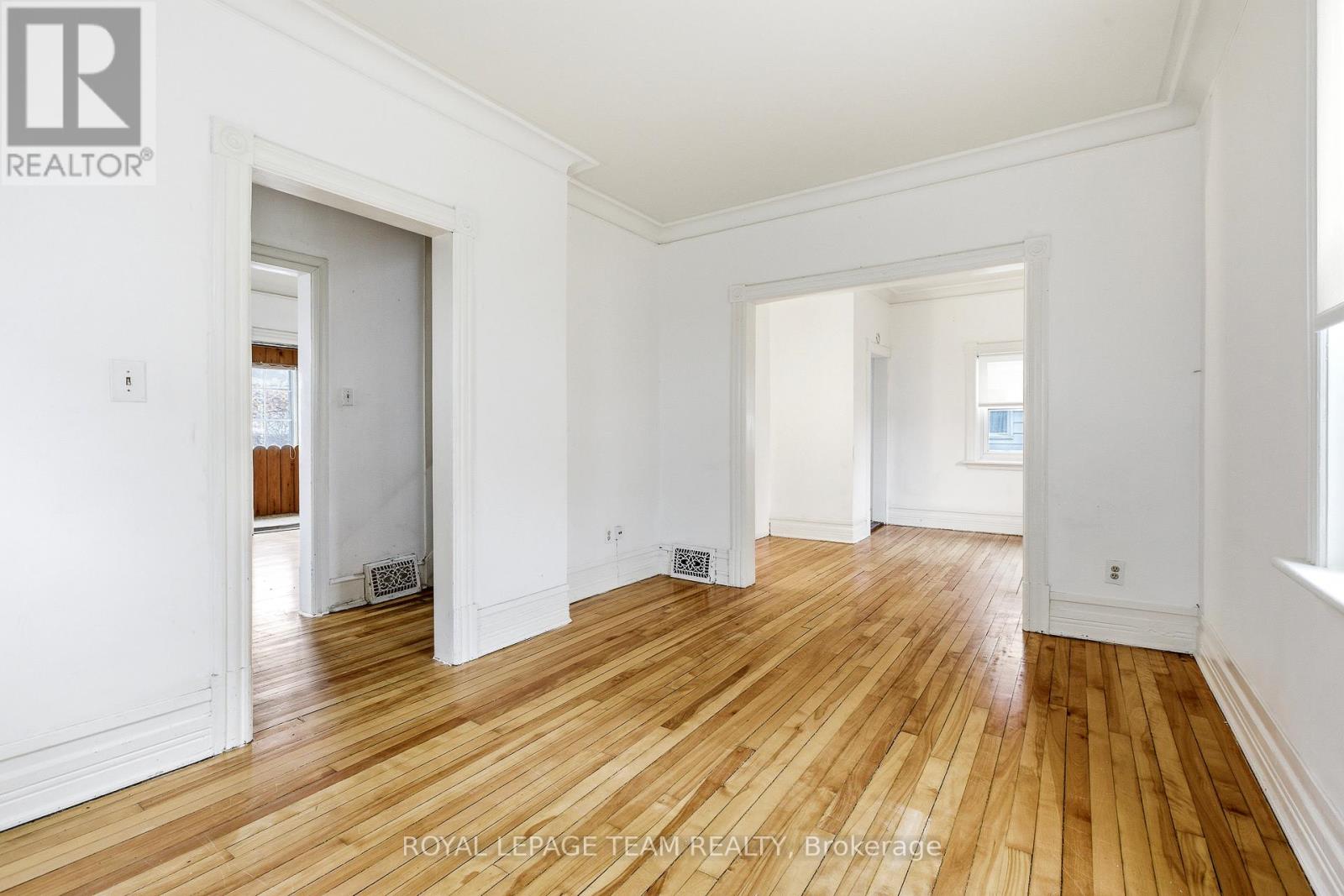 910 Pinecrest Road, Ottawa, Ontario  K2B 6B3 - Photo 6 - X13132388