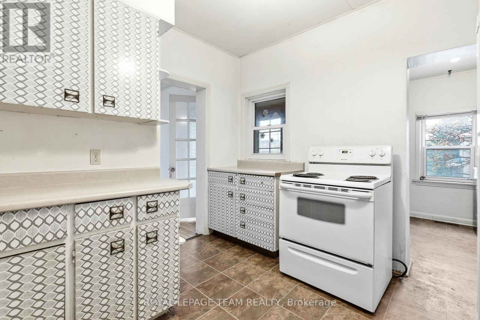 910 Pinecrest Road, Ottawa, Ontario  K2B 6B3 - Photo 12 - X13132392