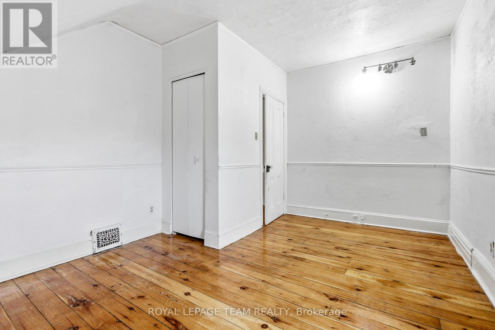 910 Pinecrest Road, Ottawa, Ontario  K2B 6B3 - Photo 25 - X13132392