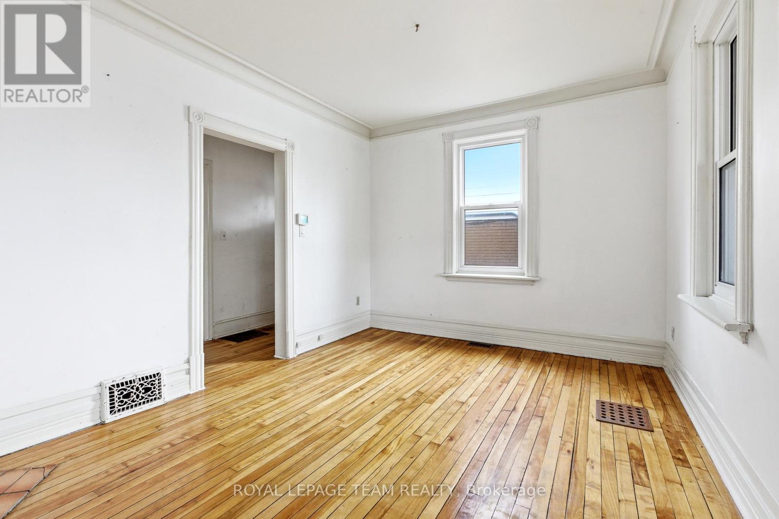 910 Pinecrest Road, Ottawa, Ontario  K2B 6B3 - Photo 7 - X13132392