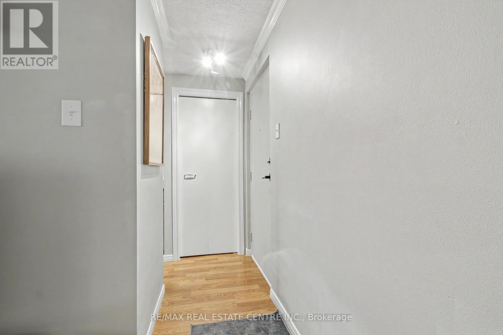 105 - 4 Avalon Place, Kitchener, Ontario N2M 4N6 - Photo 5 - X13138104