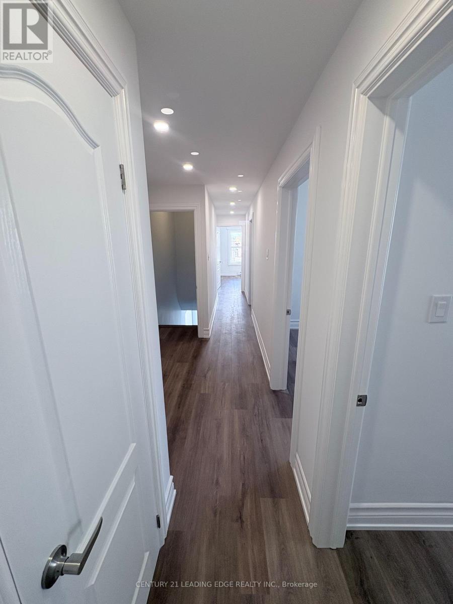 10 Ross Street, Barrie, Ontario  L4N 1E7 - Photo 16 - S12678218