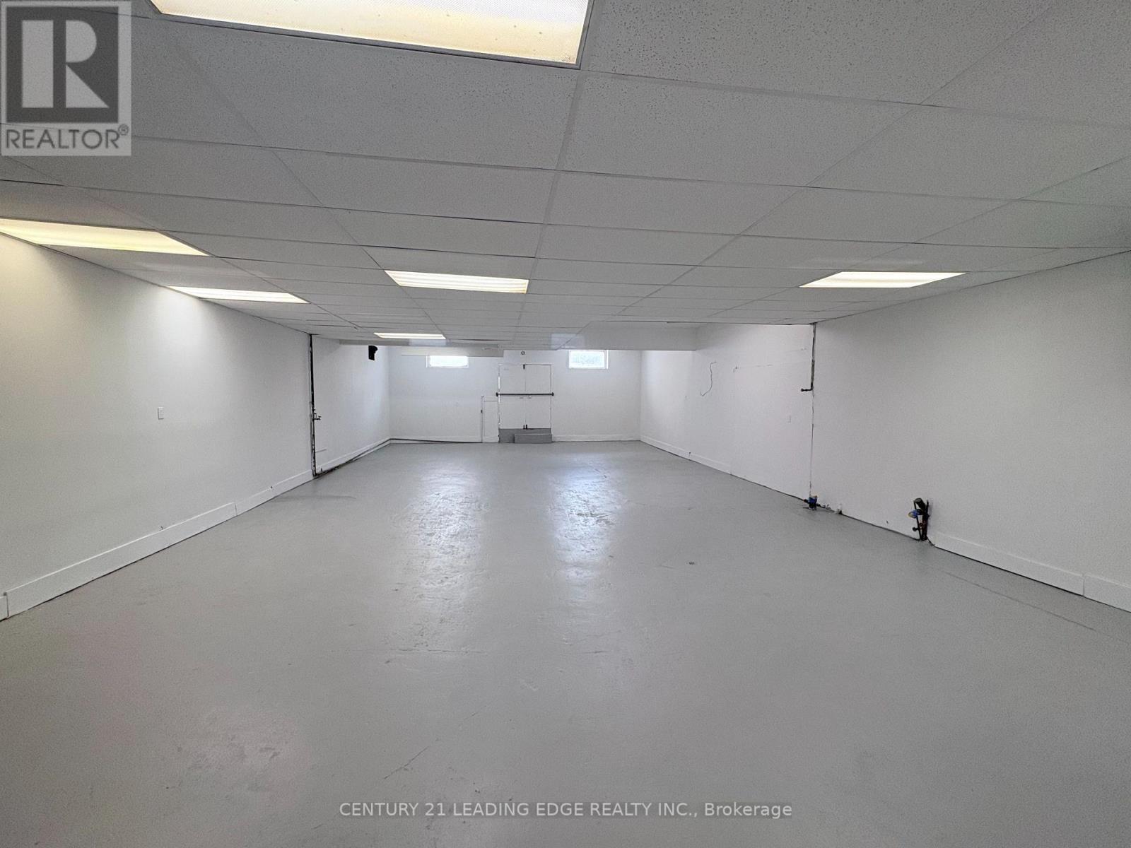 10 Ross Street, Barrie, Ontario  L4N 1E7 - Photo 13 - S12678218