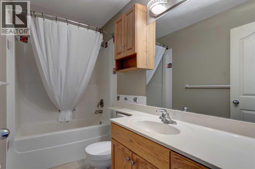 208 Railway Avenue, Cheadle, Alberta  T1P 0X8 - Photo 30 - A2286052