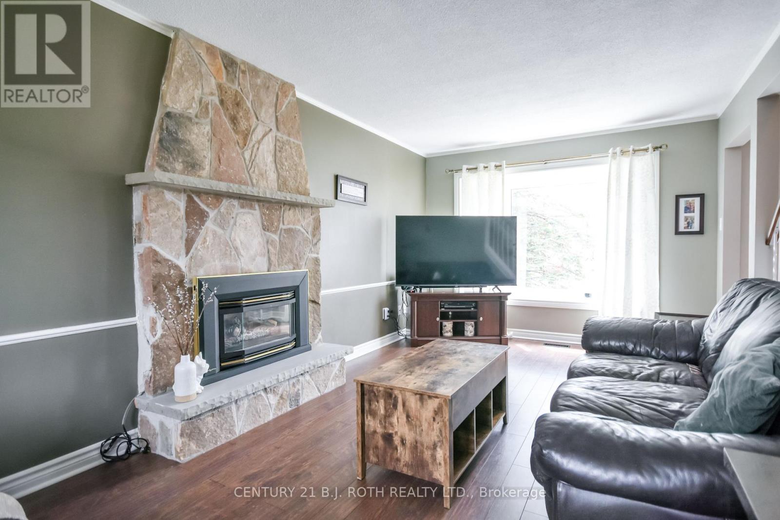 11 Pepler Place, Barrie, Ontario  L4N 5E3 - Photo 5 - S13138120