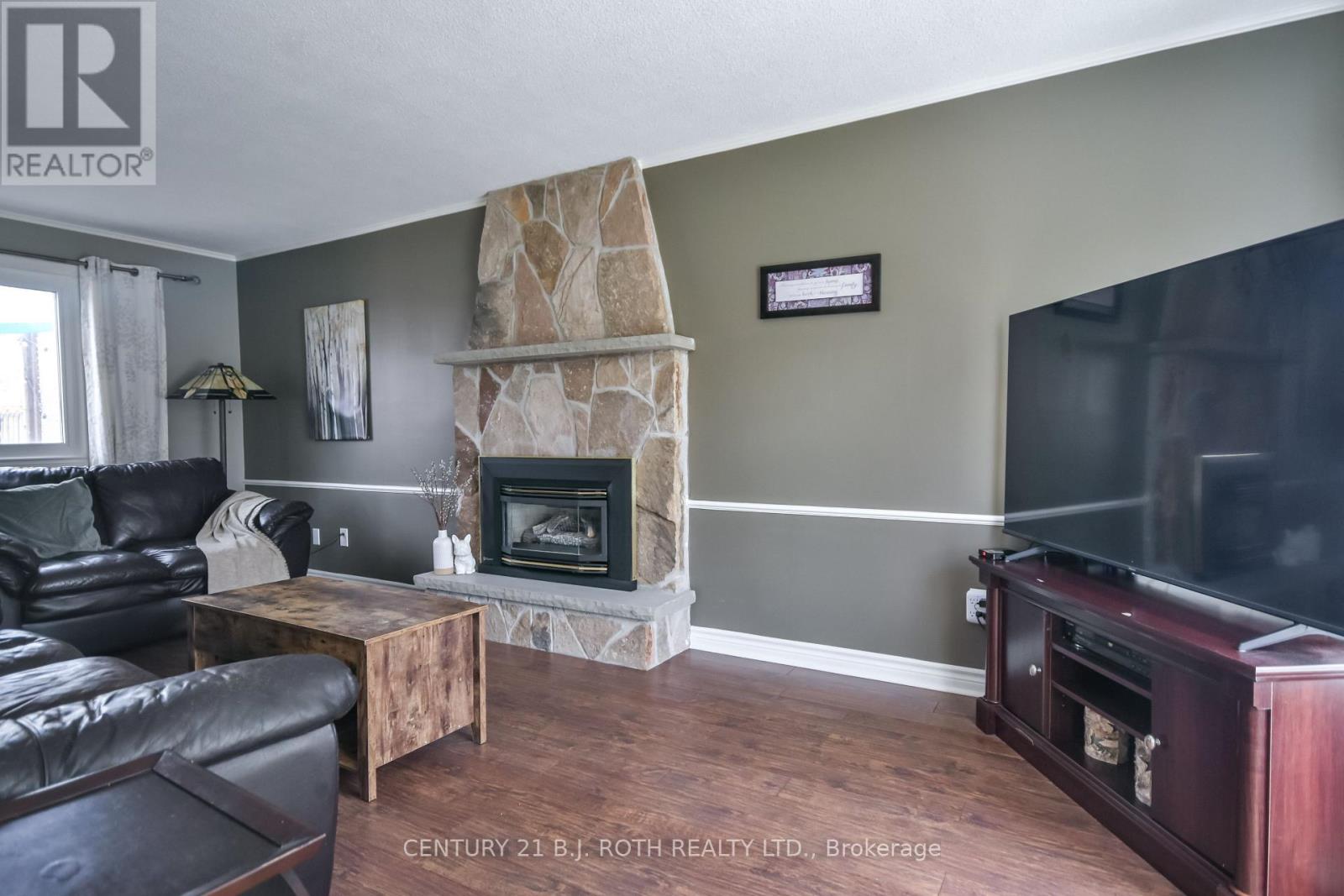 11 Pepler Place, Barrie, Ontario  L4N 5E3 - Photo 7 - S13138120