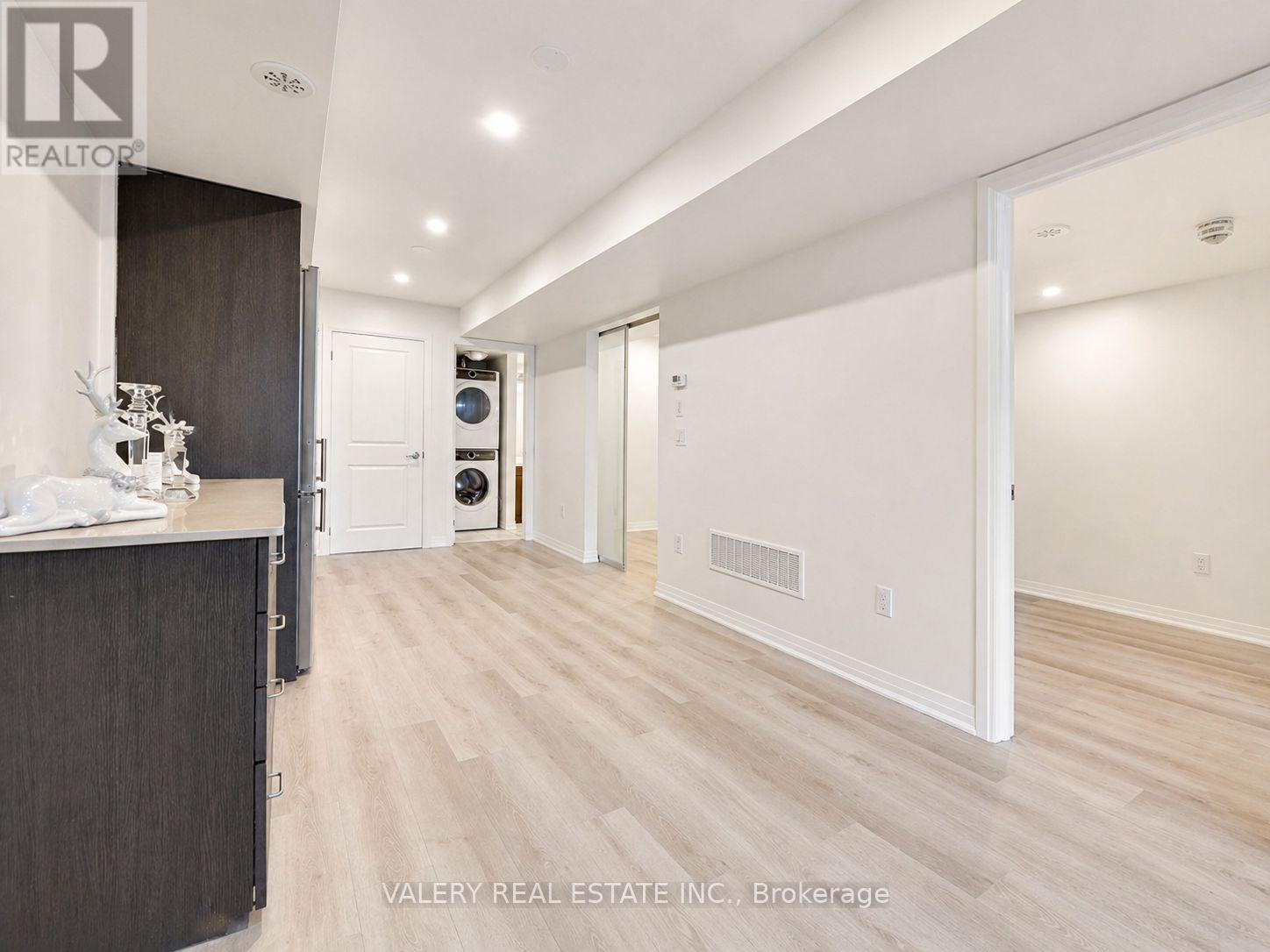 1 - 183 William Duncan Road, Toronto, Ontario  M3K 0B7 - Photo 4 - W13138118
