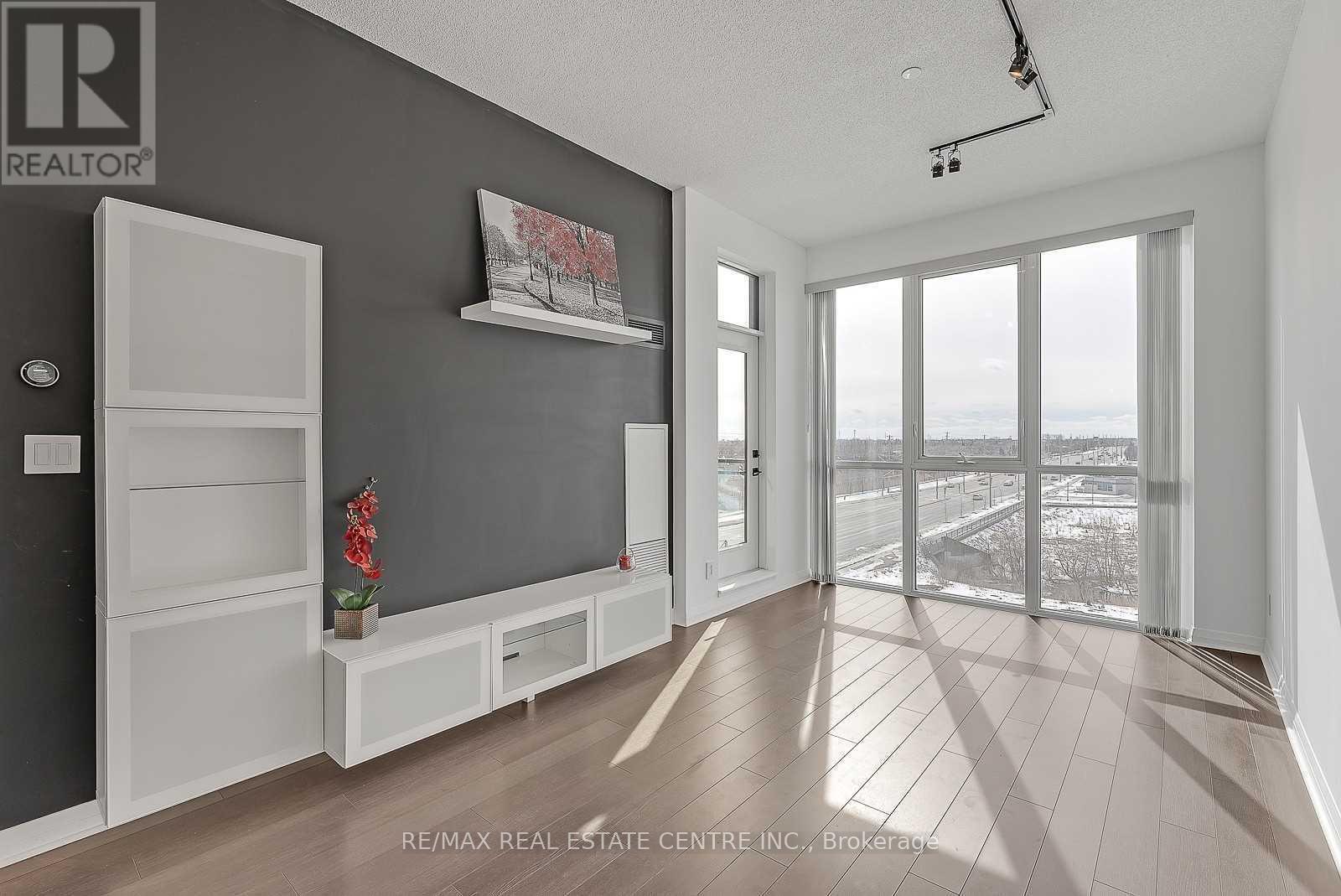 401 - 75 Eglinton Avenue W, Mississauga, Ontario  L5R 1B2 - Photo 10 - W13138122