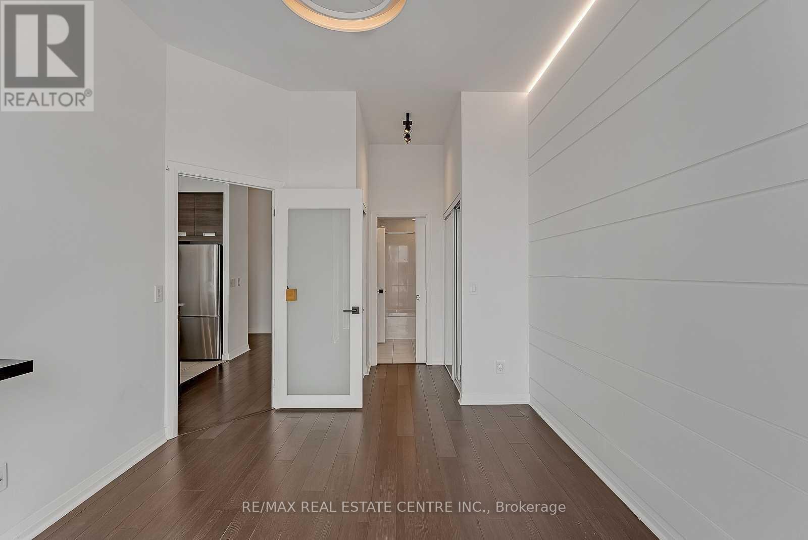 401 - 75 Eglinton Avenue W, Mississauga, Ontario  L5R 1B2 - Photo 12 - W13138122