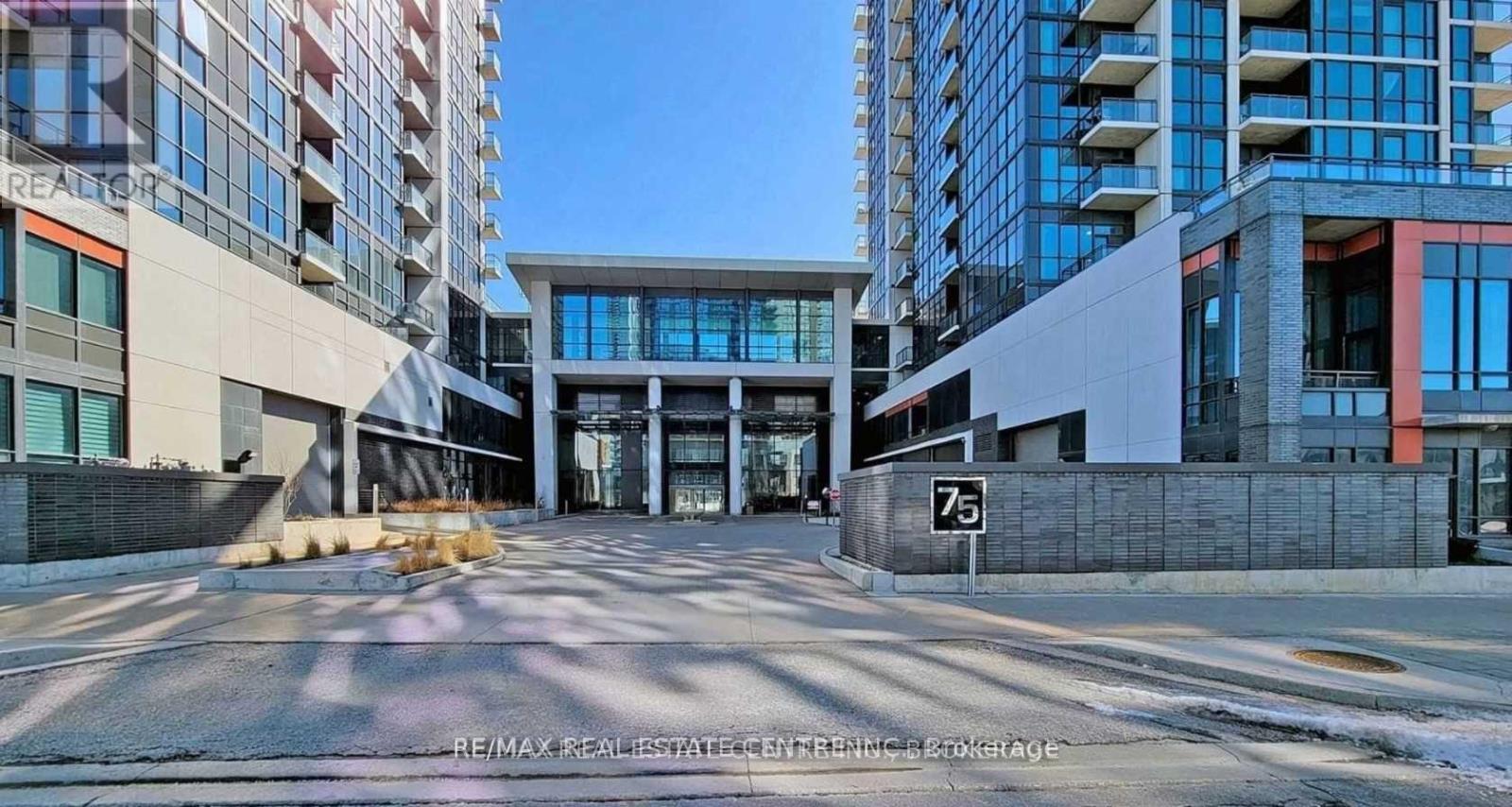 401 - 75 Eglinton Avenue W, Mississauga, Ontario  L5R 1B2 - Photo 2 - W13138122
