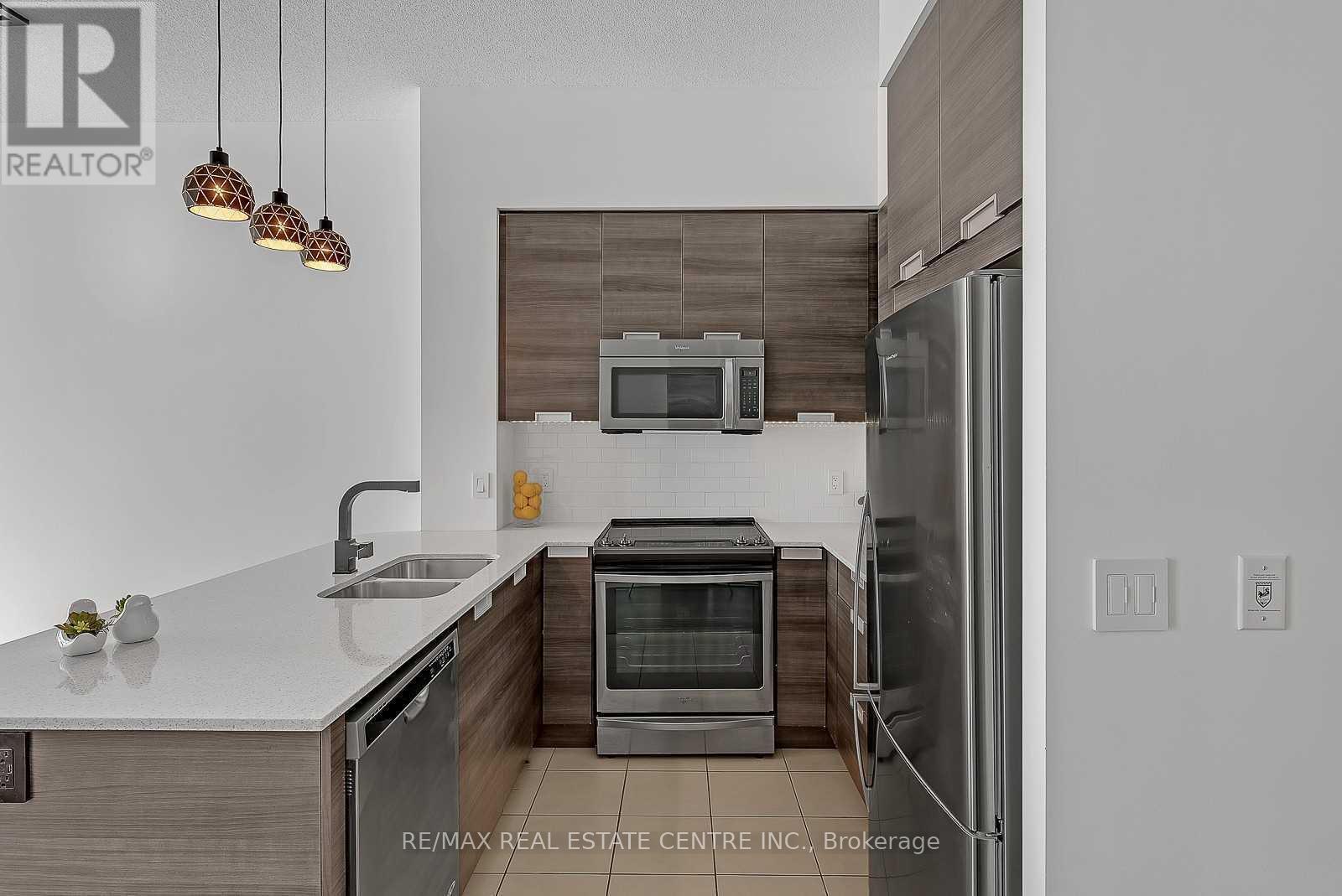 401 - 75 Eglinton Avenue W, Mississauga, Ontario  L5R 1B2 - Photo 6 - W13138122