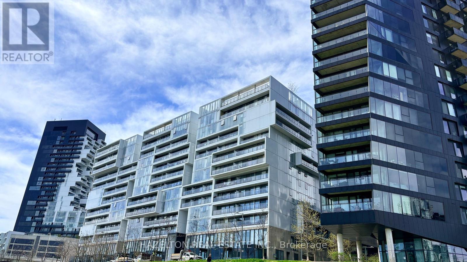 423 - 32 TROLLEY CRESCENT, Toronto, Ontario