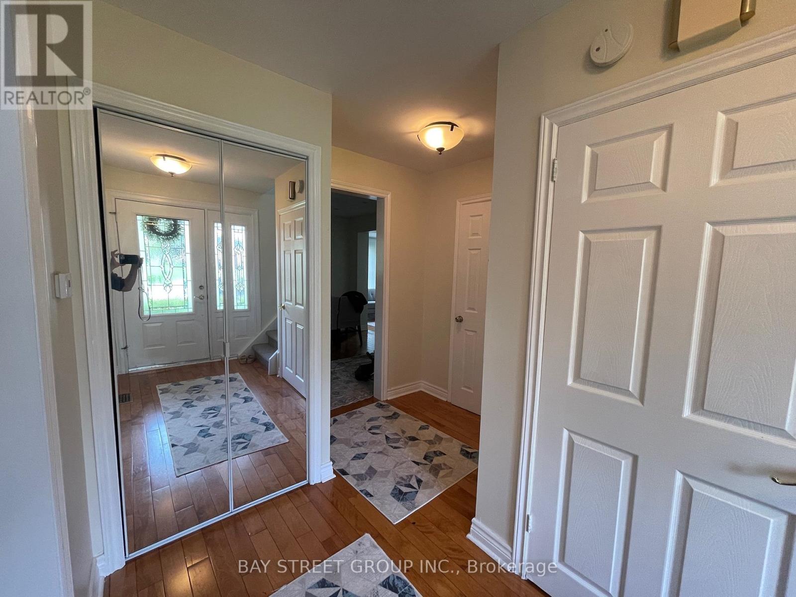 129 Sherwood Forest Drive, Markham, Ontario  L3P 1R2 - Photo 2 - N13130390