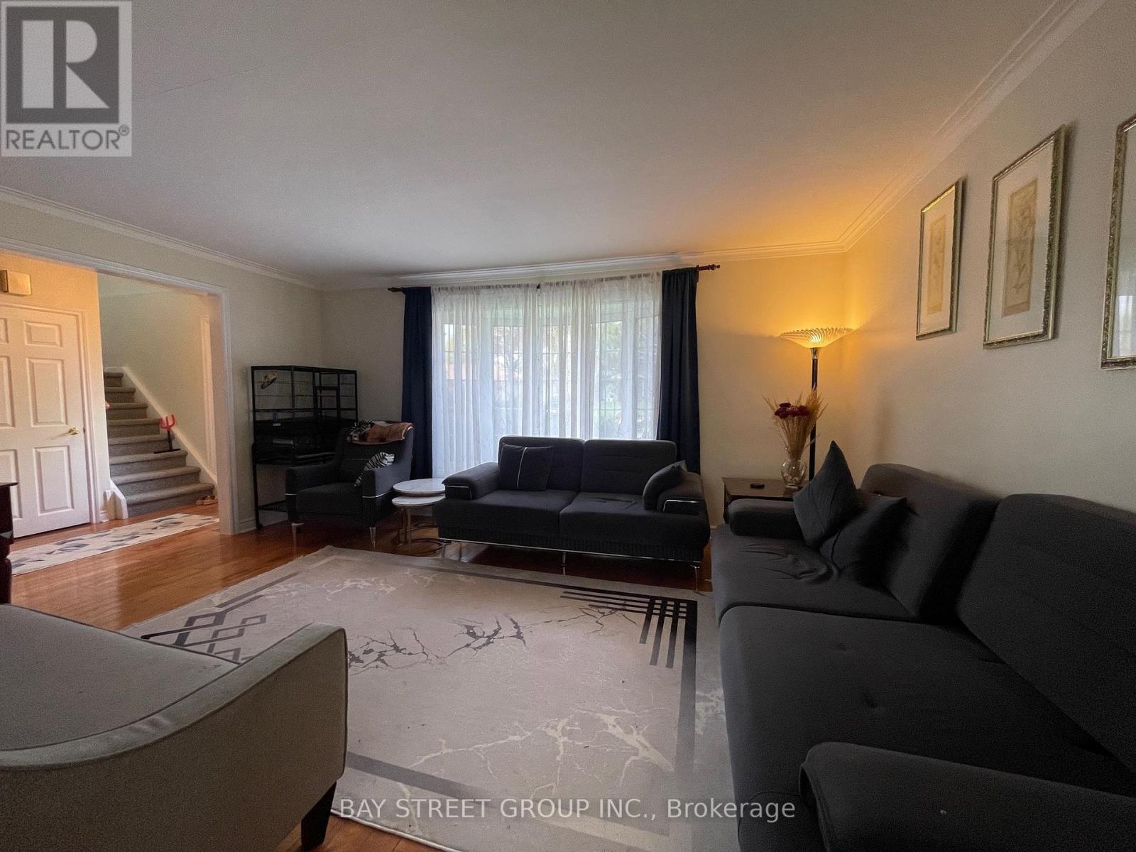 129 Sherwood Forest Drive, Markham, Ontario  L3P 1R2 - Photo 4 - N13130390