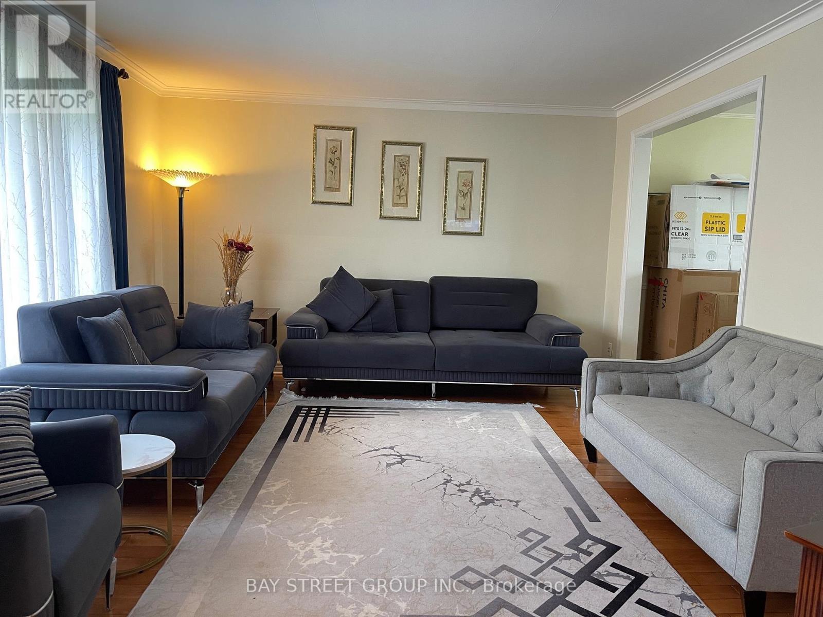 129 Sherwood Forest Drive, Markham, Ontario  L3P 1R2 - Photo 3 - N13130390
