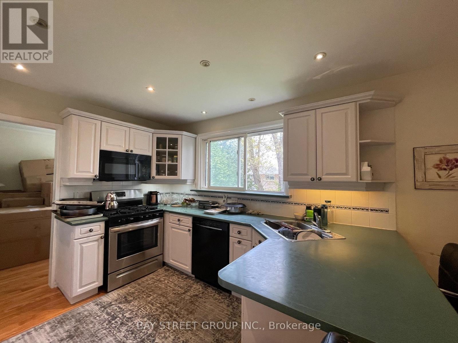 129 Sherwood Forest Drive, Markham, Ontario  L3P 1R2 - Photo 6 - N13130390
