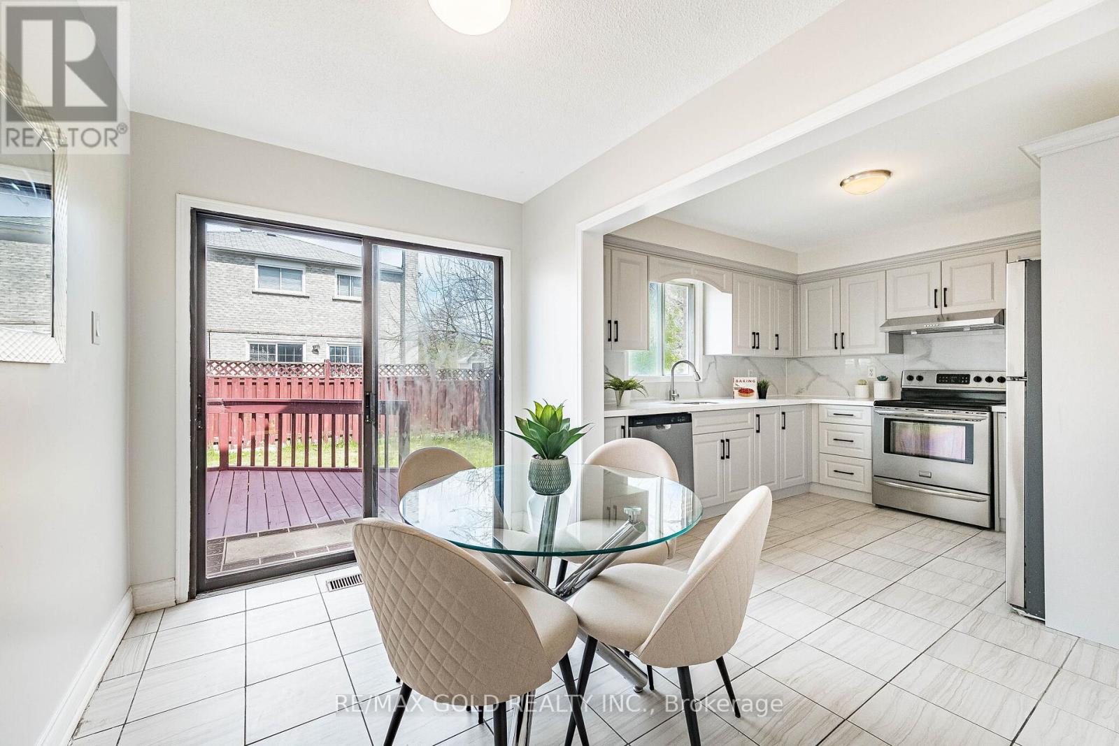 92 Moffatt Avenue, Brampton, Ontario  L6Y 4K8 - Photo 14 - W13135746