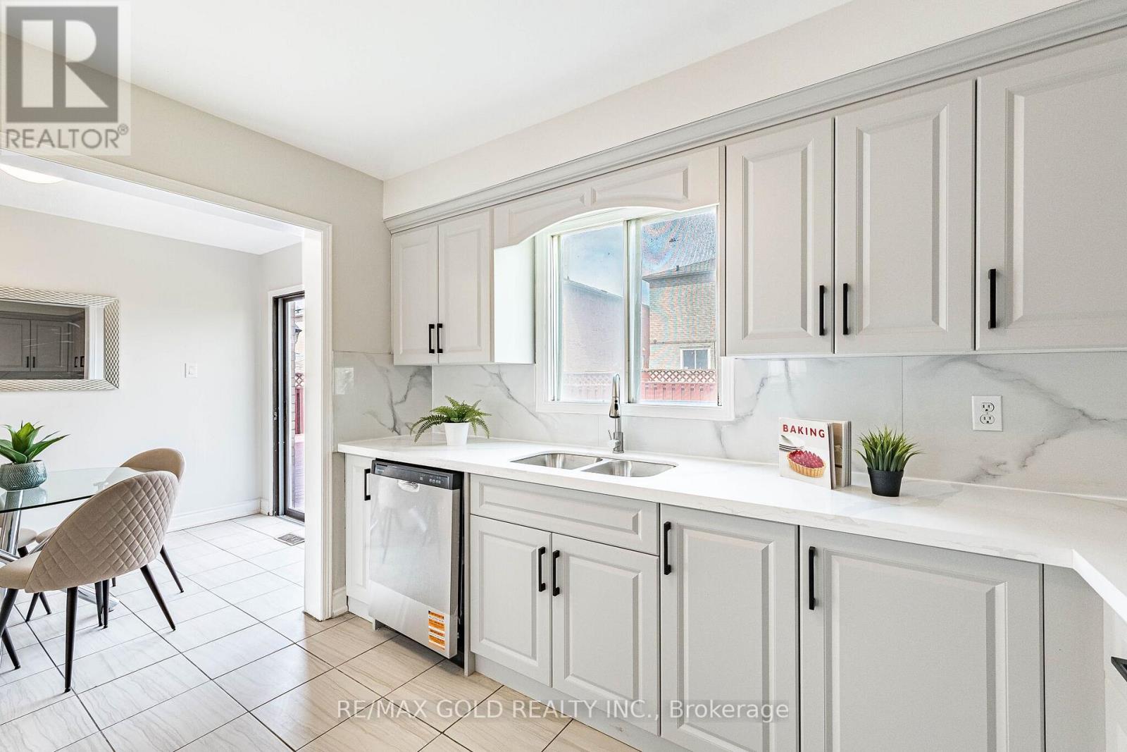 92 Moffatt Avenue, Brampton, Ontario  L6Y 4K8 - Photo 18 - W13135746