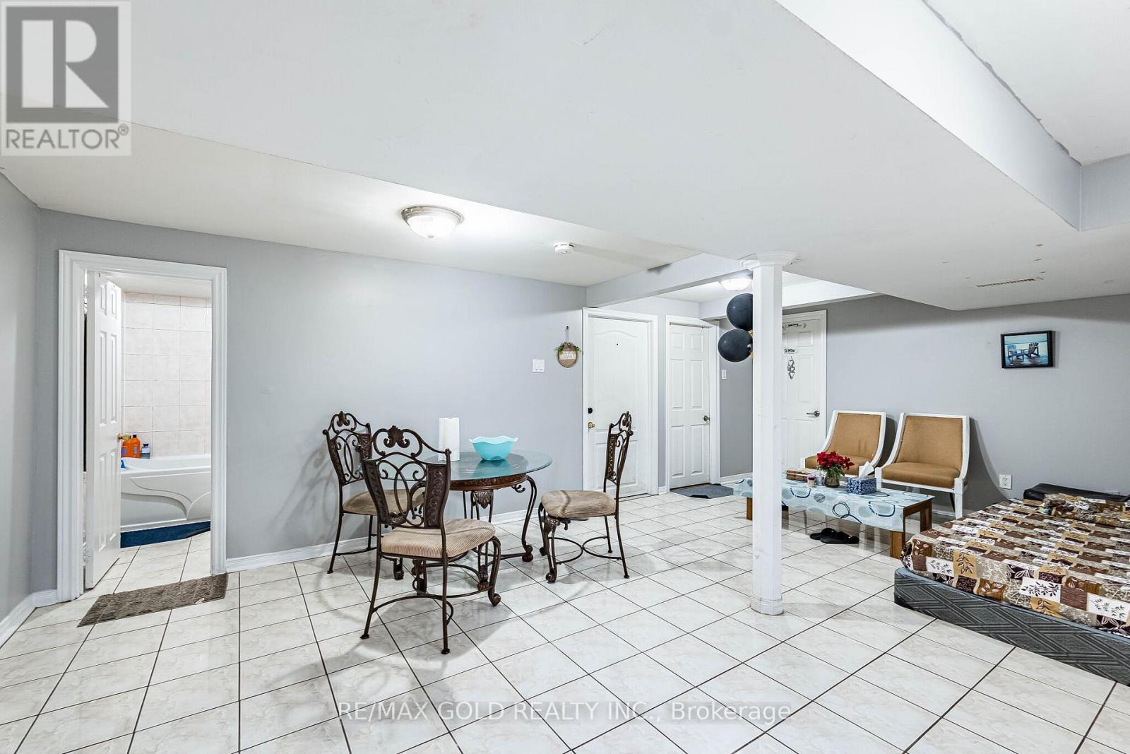 92 Moffatt Avenue, Brampton, Ontario  L6Y 4K8 - Photo 42 - W13135746