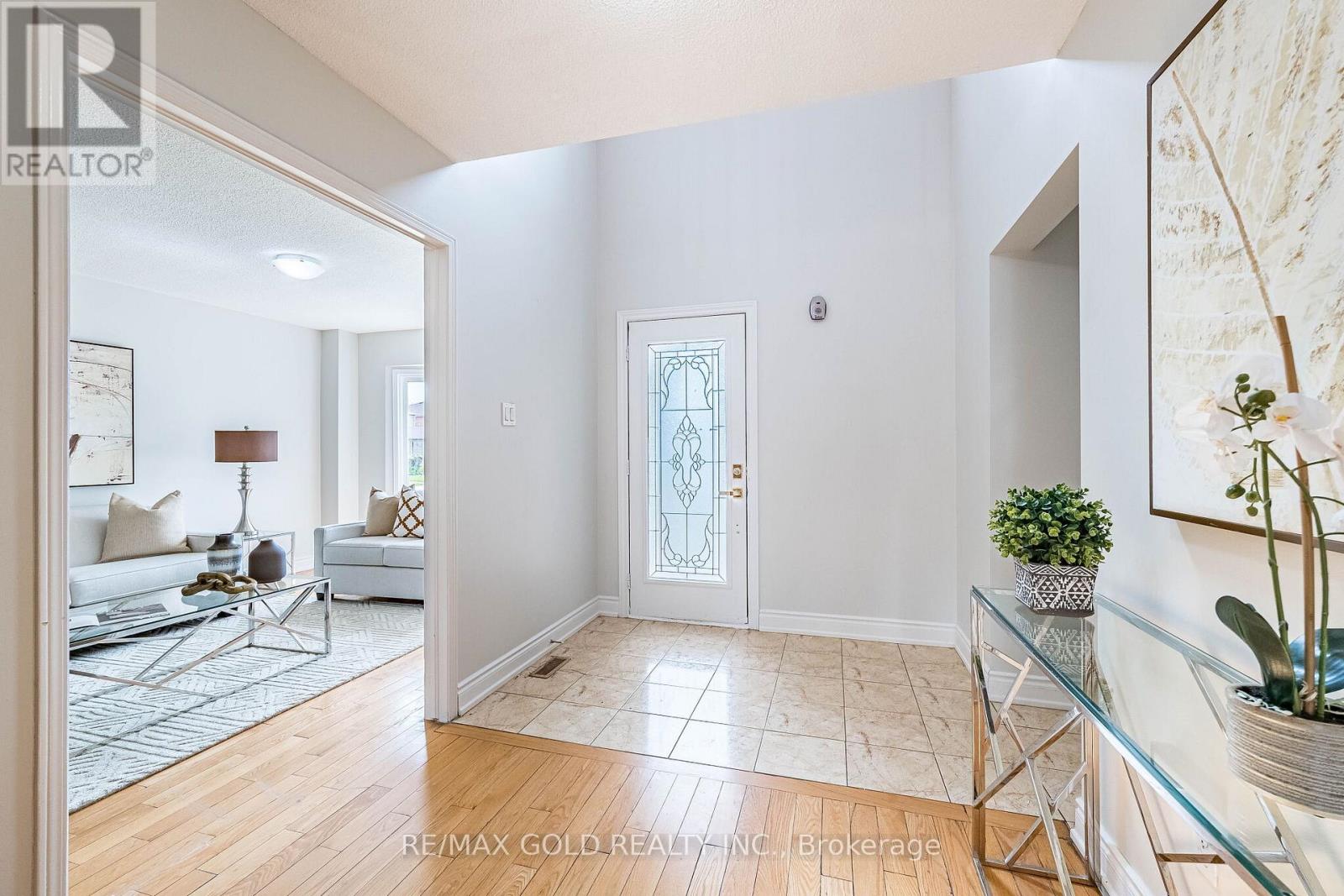 92 Moffatt Avenue, Brampton, Ontario  L6Y 4K8 - Photo 9 - W13135746