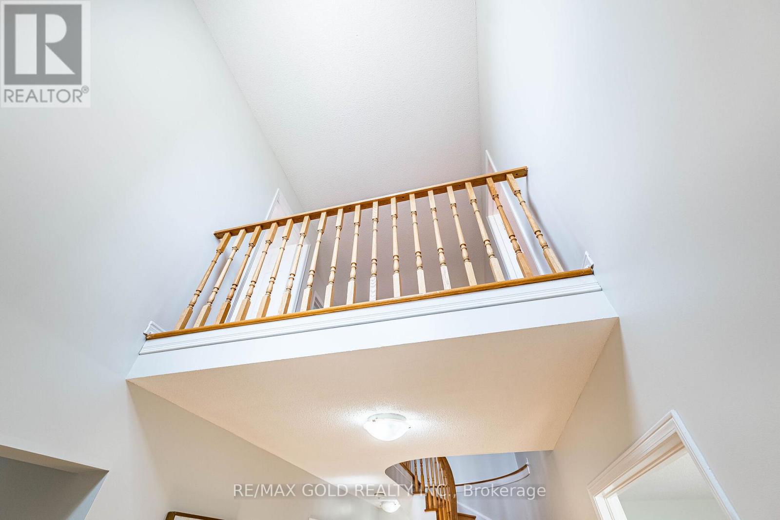 92 Moffatt Avenue, Brampton, Ontario  L6Y 4K8 - Photo 7 - W13135746