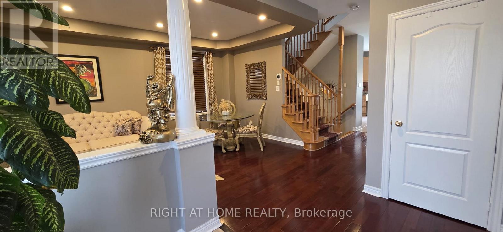 3140 Wrigglesworth Crescent, Mississauga, Ontario L5M 6W7 - Photo 2 - W13137574