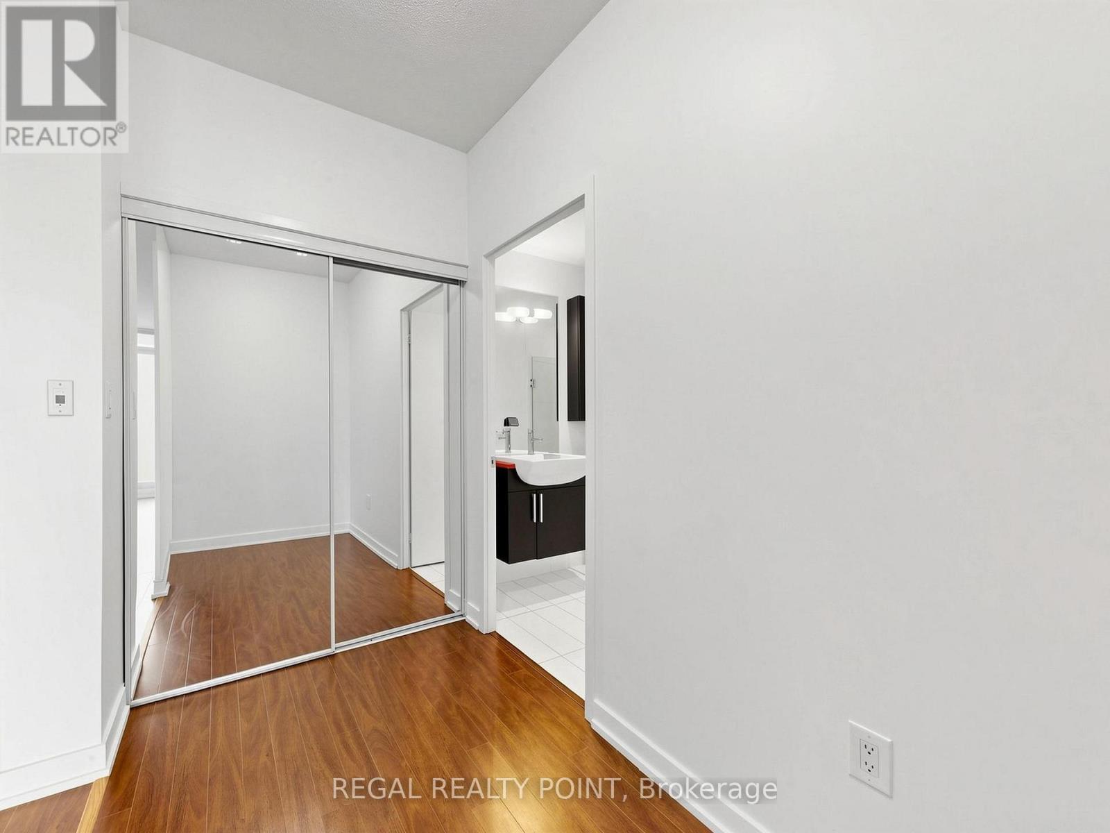 2910 - 25 Capreol Court, Toronto, Ontario M5V 3Z7 - Photo 14 - C13138160