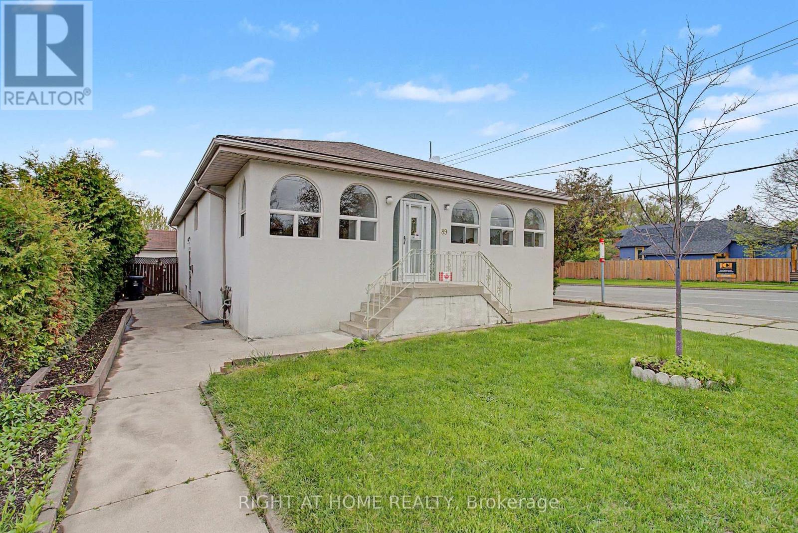 89 NEWTON DRIVE, Toronto, Ontario