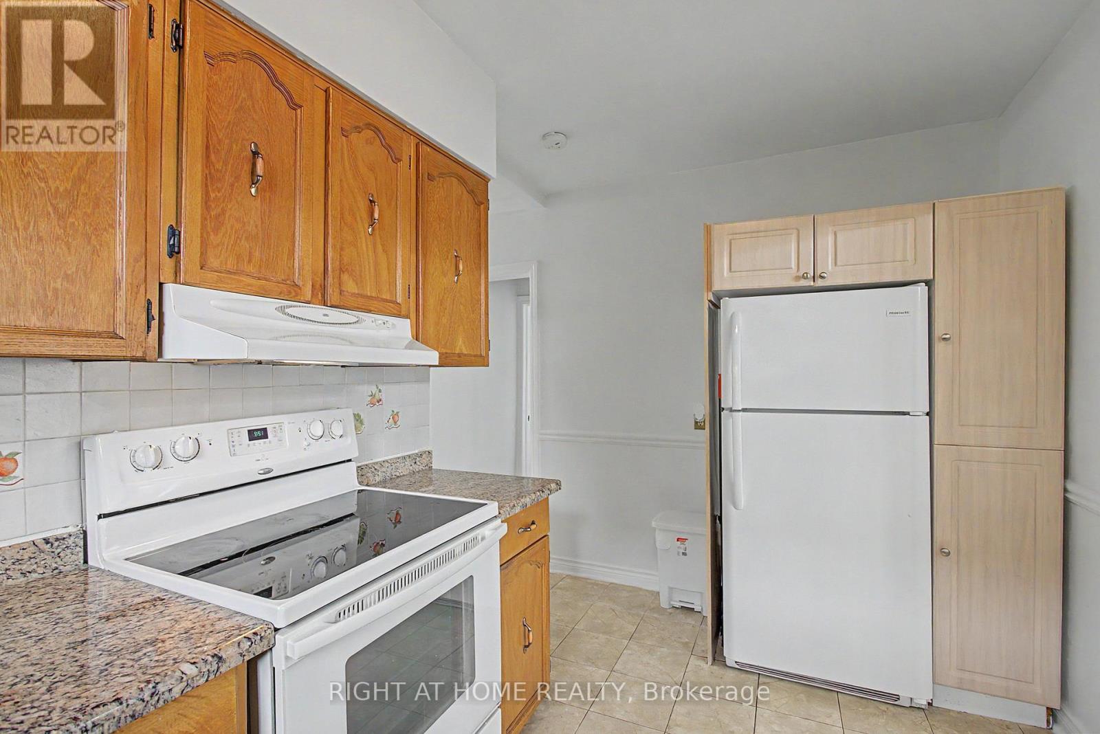 89 Newton Drive, Toronto, Ontario  M2M 2N2 - Photo 13 - C13138180
