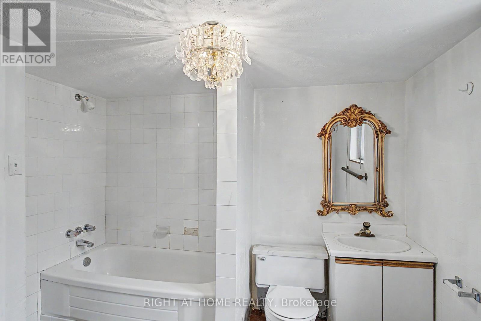 89 Newton Drive, Toronto, Ontario  M2M 2N2 - Photo 28 - C13138180