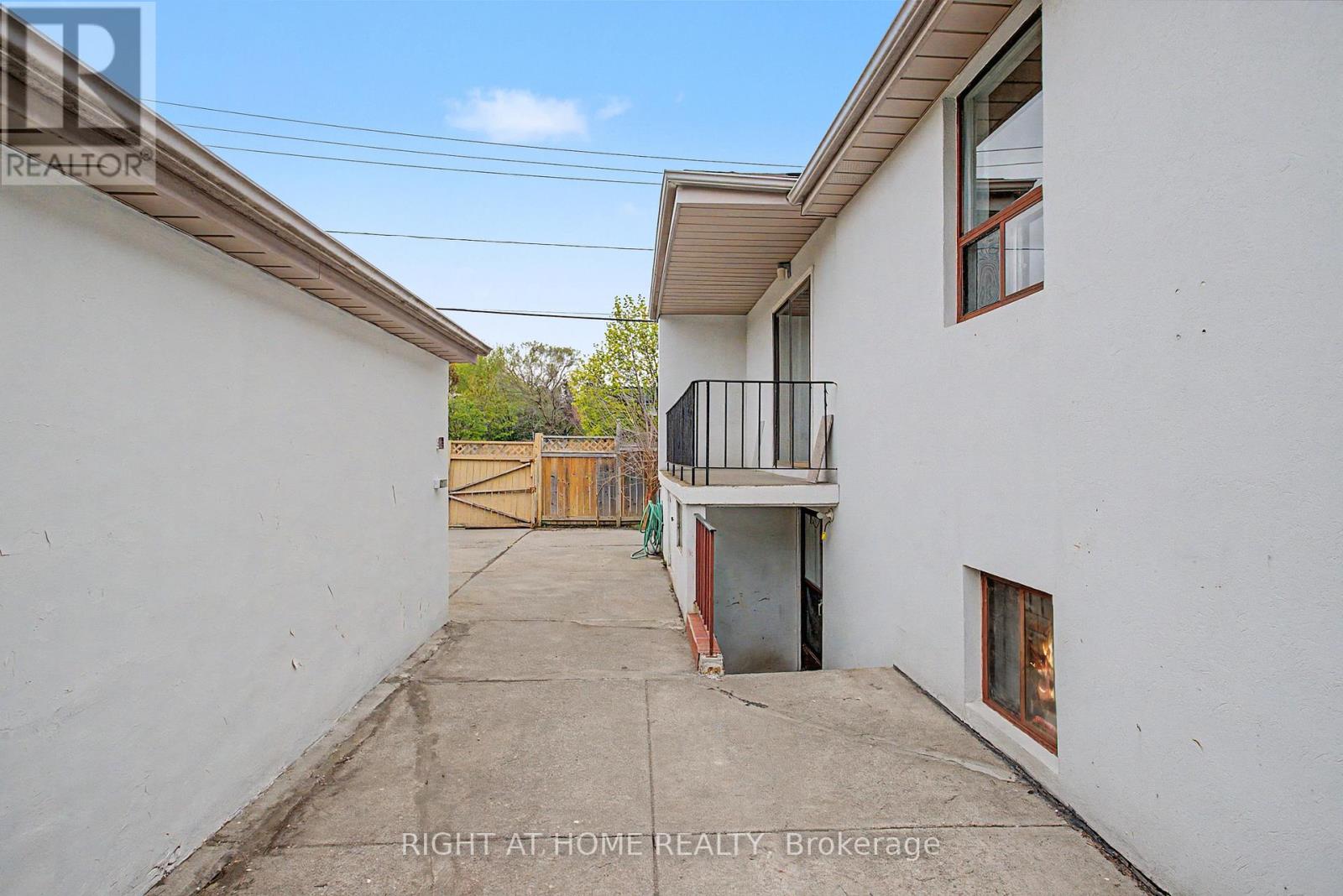 89 Newton Drive, Toronto, Ontario  M2M 2N2 - Photo 31 - C13138180