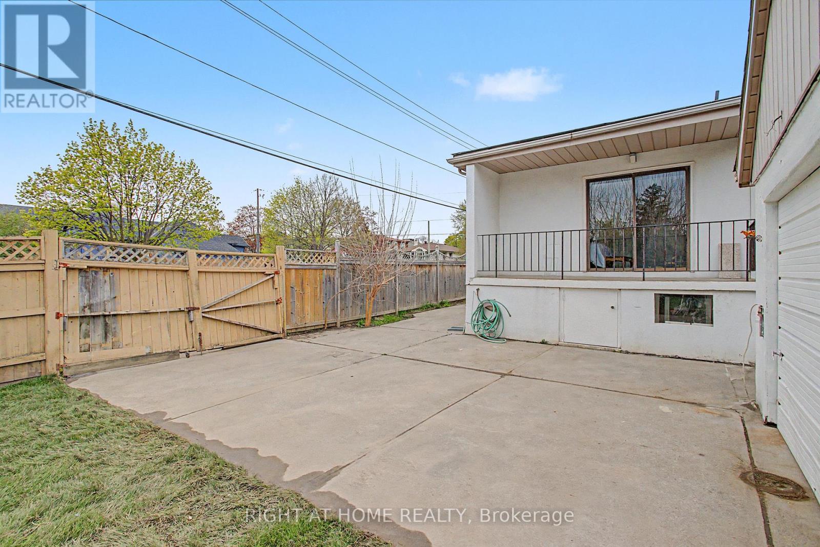 89 Newton Drive, Toronto, Ontario  M2M 2N2 - Photo 33 - C13138180