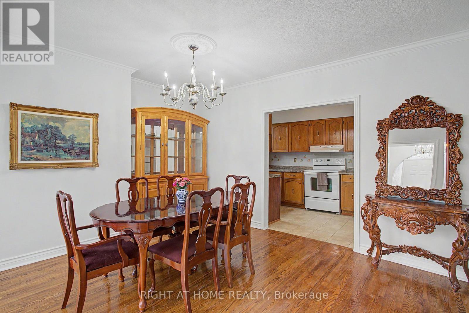 89 Newton Drive, Toronto, Ontario  M2M 2N2 - Photo 4 - C13138180