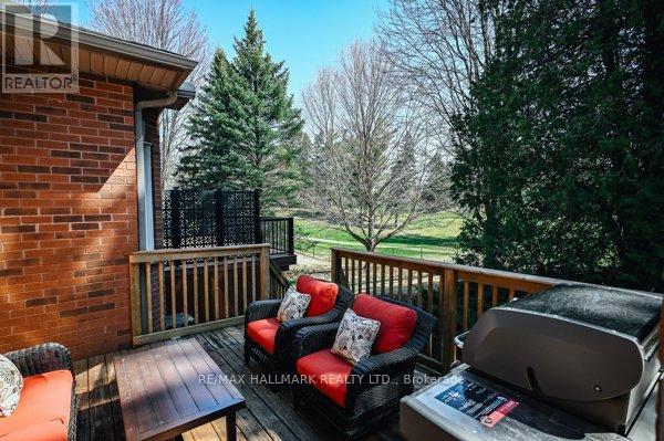 12 FAIRWAY LANE, Guelph, Ontario