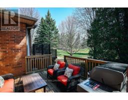 12 FAIRWAY LANE, Guelph, Ontario