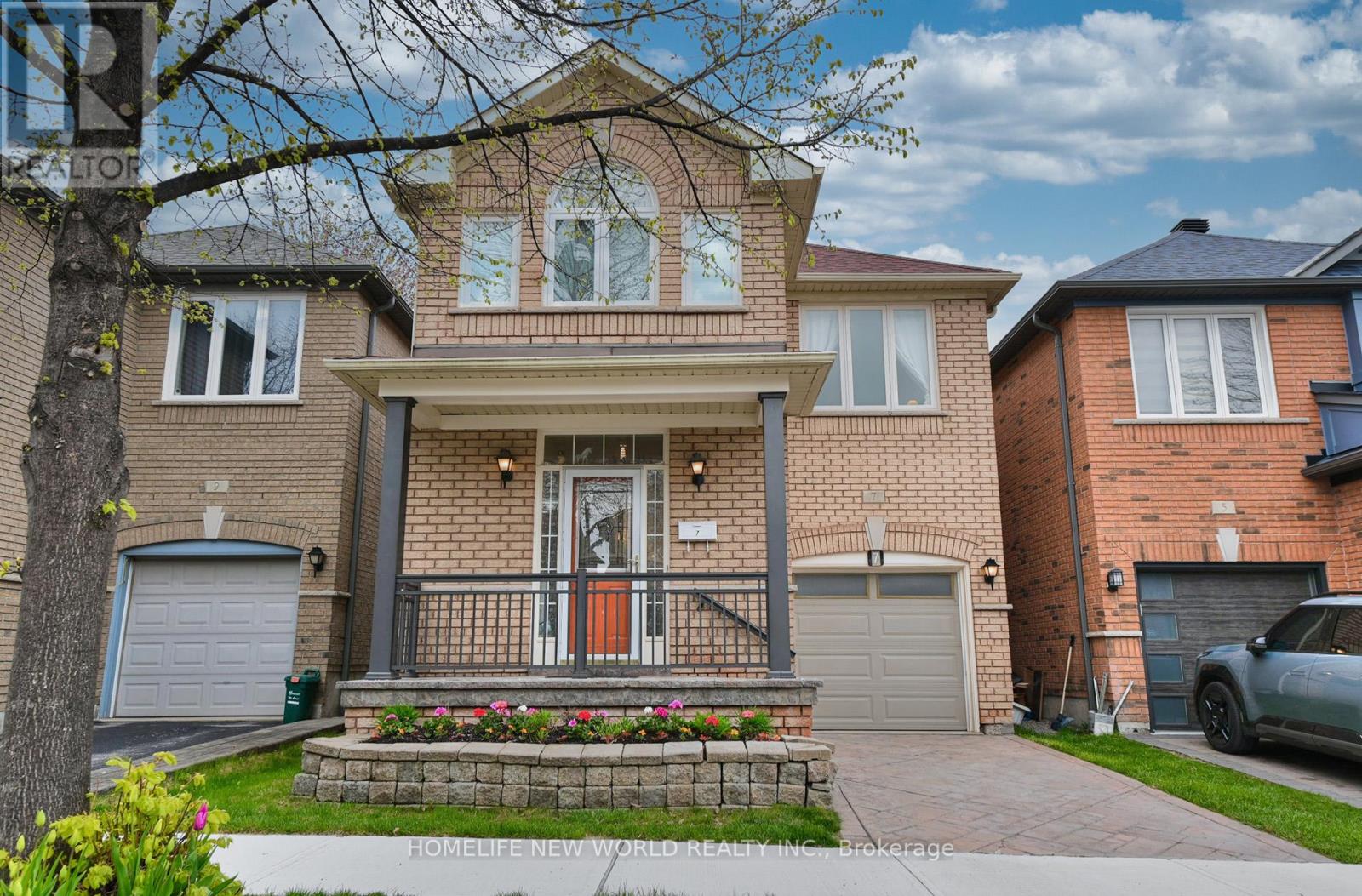 7 FAIRLAWN AVENUE, Markham, Ontario