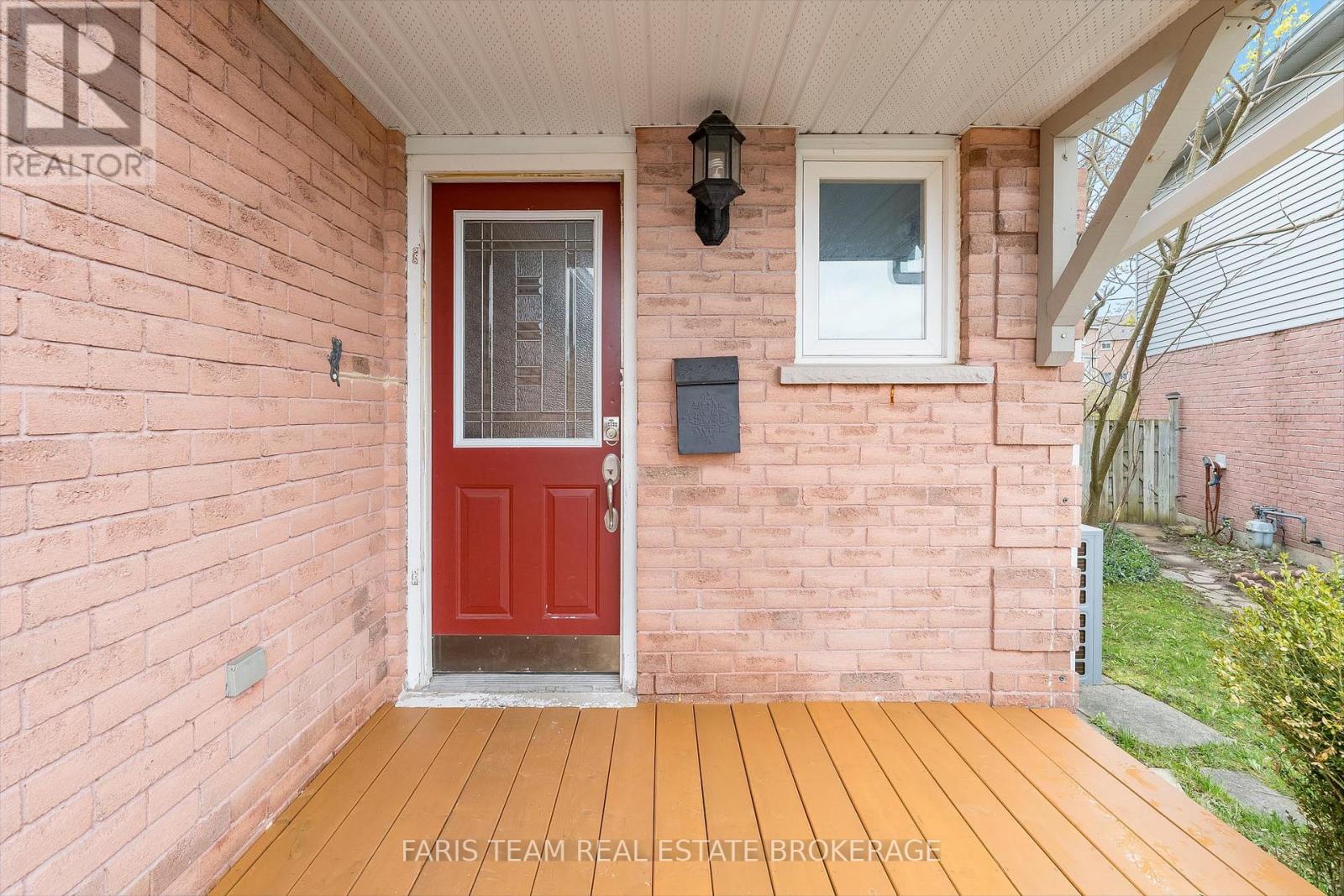 44 Hadden Crescent, Barrie, Ontario  L4M 6G6 - Photo 3 - S13138162