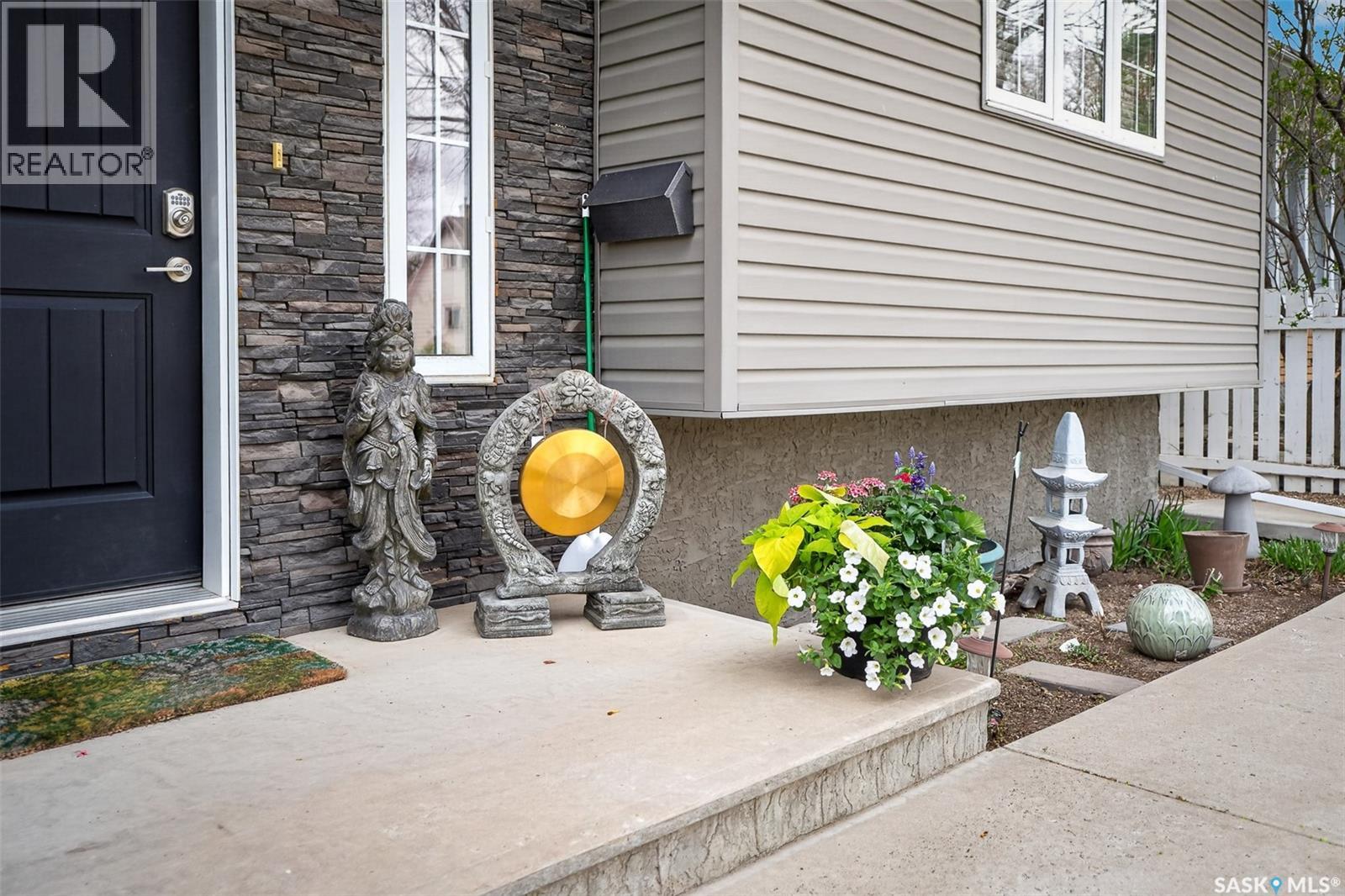 1048 6th Avenue Nw, Moose Jaw, Saskatchewan  S6H 4A4 - Photo 4 - SK036208