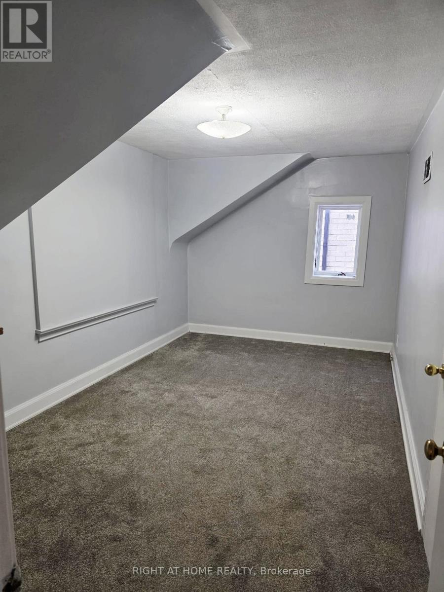 339 Ranee Avenue, Toronto, Ontario  M6A 1N9 - Photo 3 - W13138144
