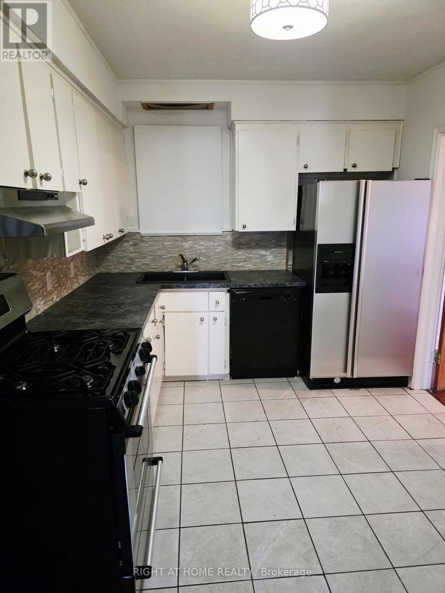 339 Ranee Avenue, Toronto, Ontario  M6A 1N9 - Photo 4 - W13138144