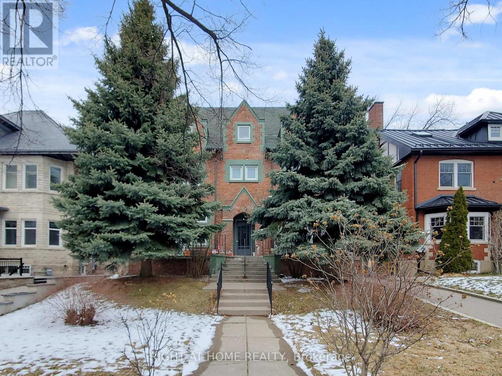 32 HIGH PARK BOULEVARD, Toronto, Ontario