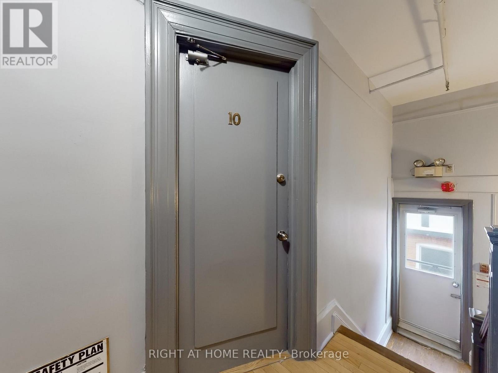 32 High Park Boulevard, Toronto, Ontario  M6R 1M7 - Photo 10 - W13138170