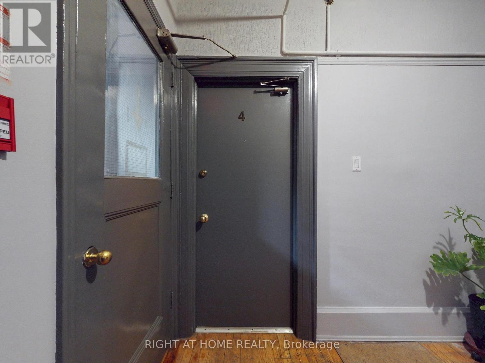 32 High Park Boulevard, Toronto, Ontario  M6R 1M7 - Photo 5 - W13138170