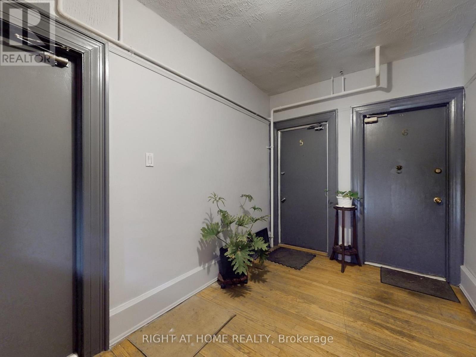 32 High Park Boulevard, Toronto, Ontario  M6R 1M7 - Photo 6 - W13138170