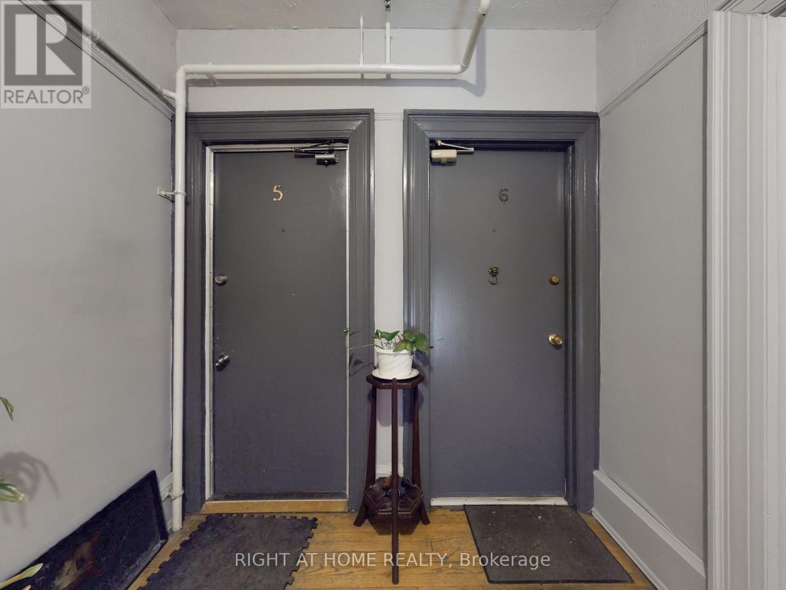 32 High Park Boulevard, Toronto, Ontario  M6R 1M7 - Photo 7 - W13138170