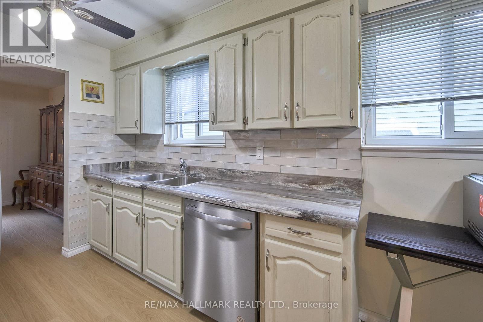 195 Avenue Road, Richmond Hill, Ontario  L4C 4Z7 - Photo 10 - N13131712