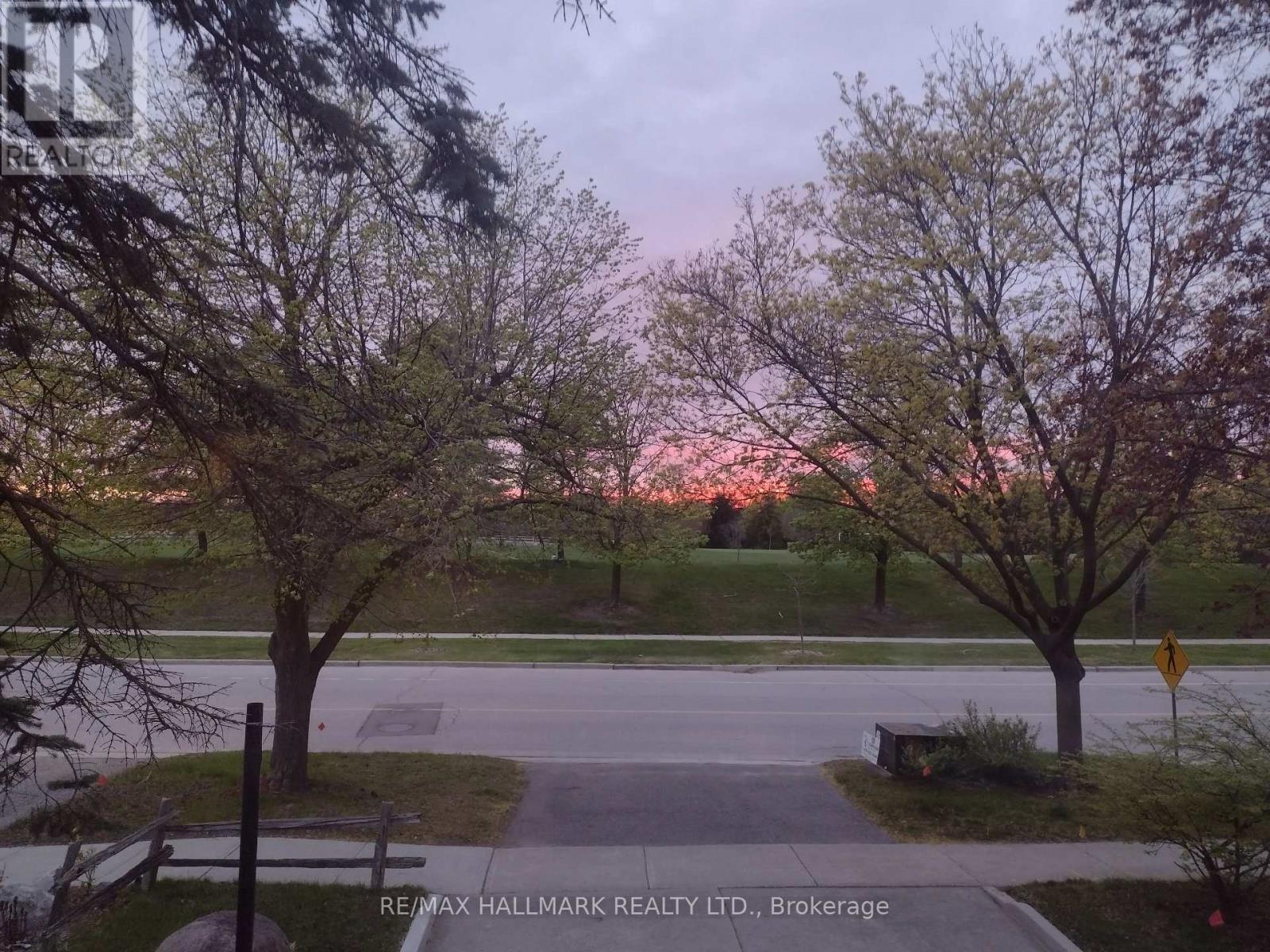195 Avenue Road, Richmond Hill, Ontario  L4C 4Z7 - Photo 3 - N13131712