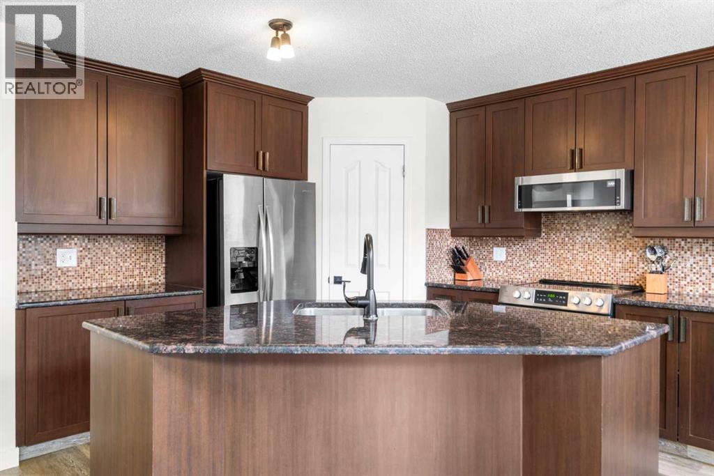 176 Douglas Ridge Green SE, Calgary, Alberta  T2Z 2T4 - Photo 7 - A2305521